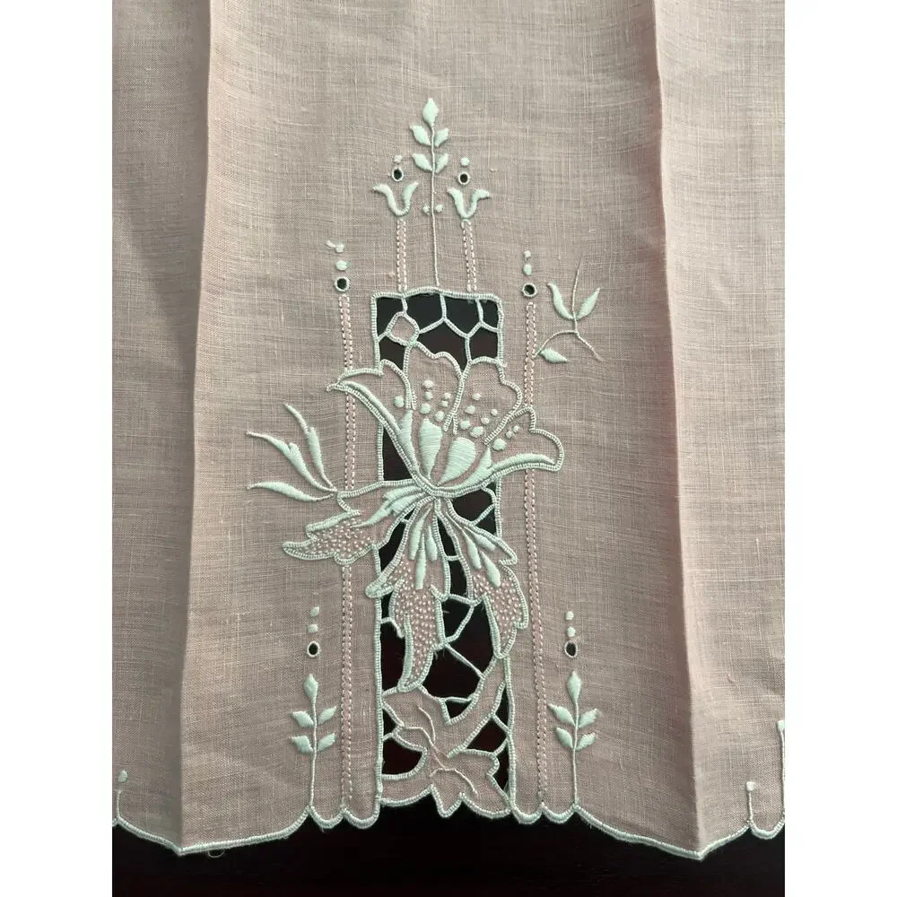 VTG Floral Iris Embroidered Eyelet Tea Towels Pink Blue Linen Blend Easter